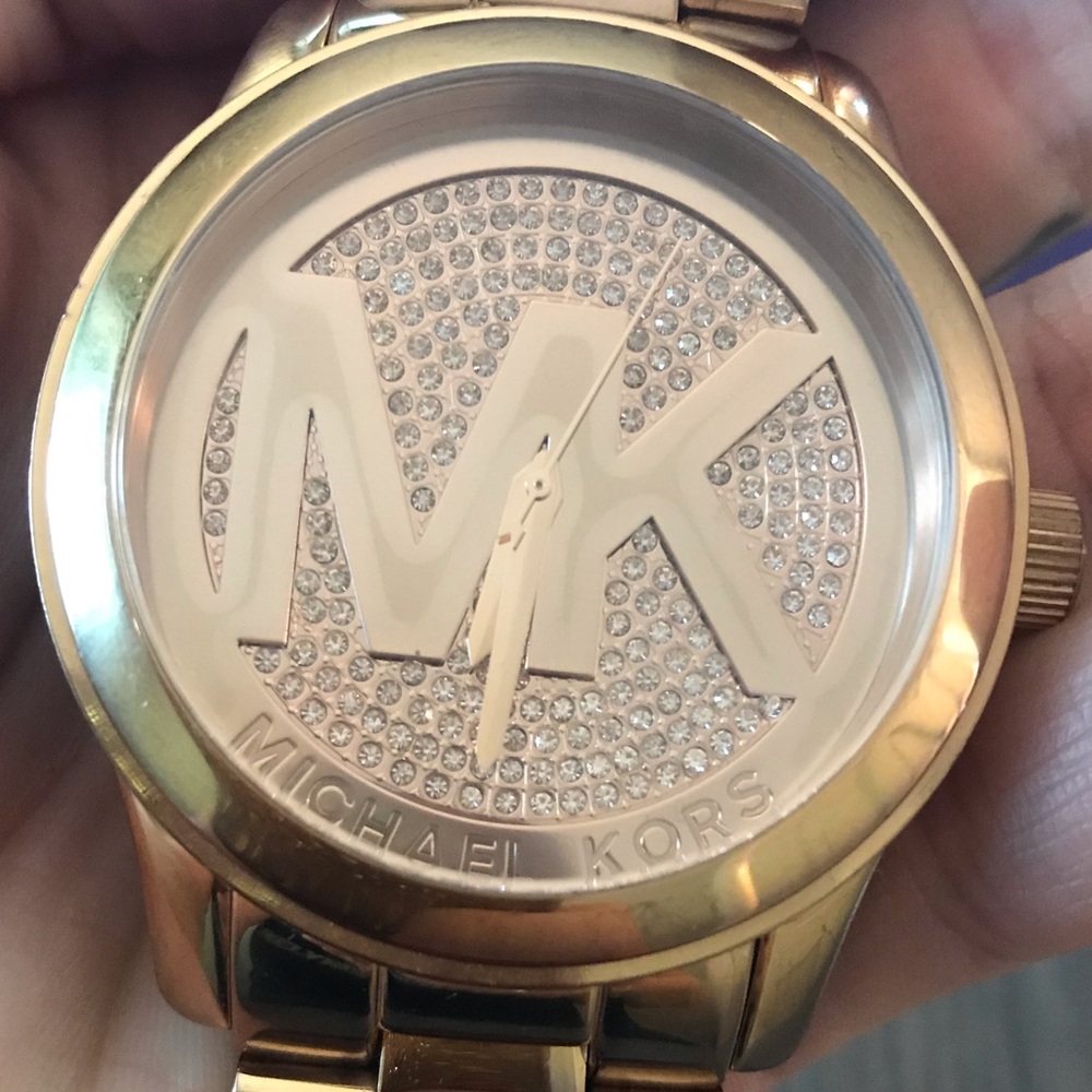 Rose gold Michael Kors Big face watch - Picture 4 of 5